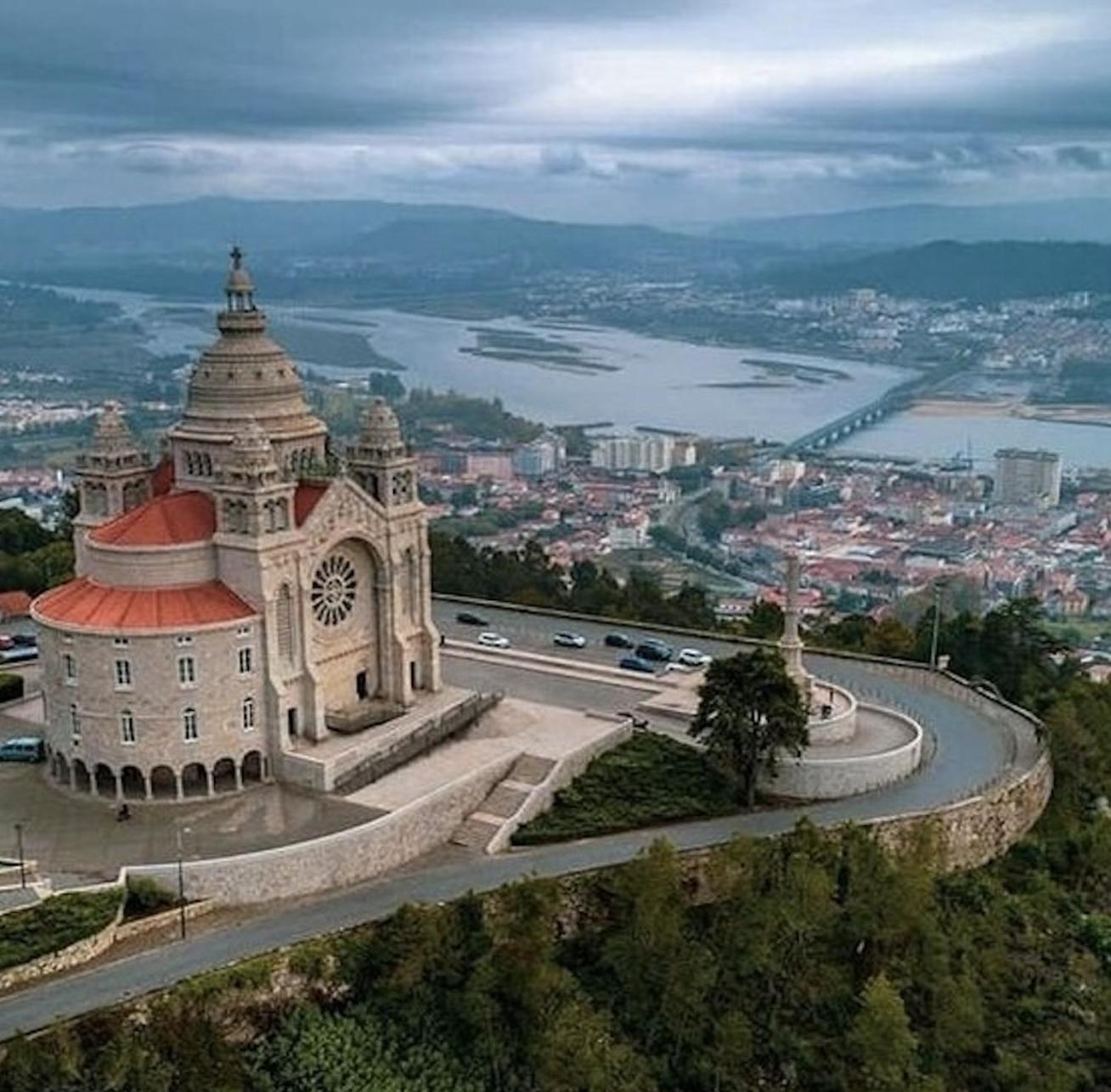 Вилла Casa Do Azevinho - Grupo Casas Vale Do Lima Понте-де-Лима Экстерьер фото